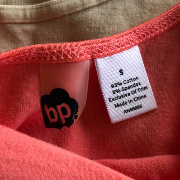 Tank tops - Picture 2 of 2